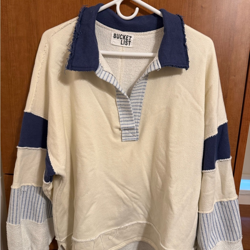 BUCKETLIST Cream and Blue Sweatshirt